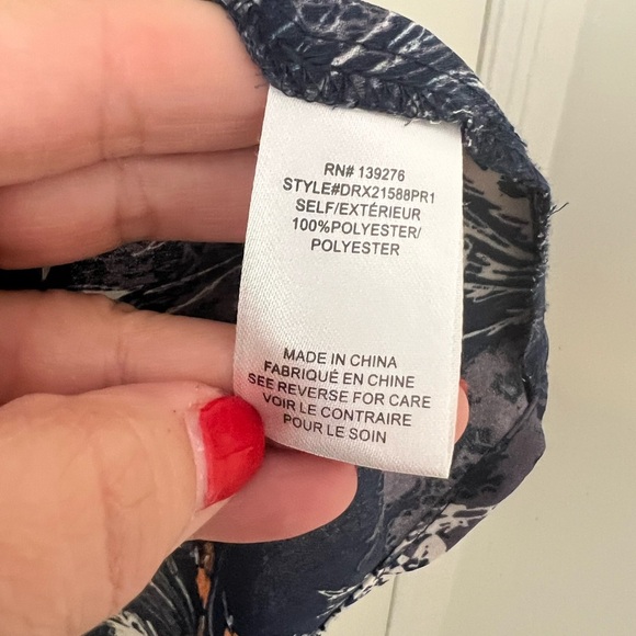 Serein brand Floral Navy Women's Blouse size 3X (M122) - Picture 3 of 6